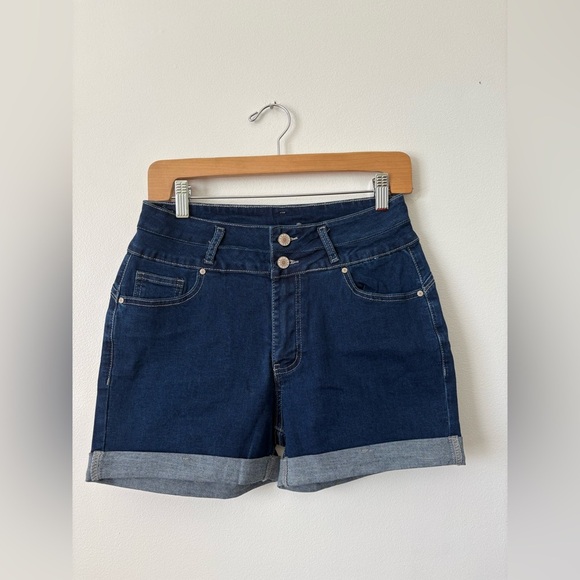 Romastory High Waisted Stretch Denim Shorts – Medium & Large – NWT - Picture 2 of 7